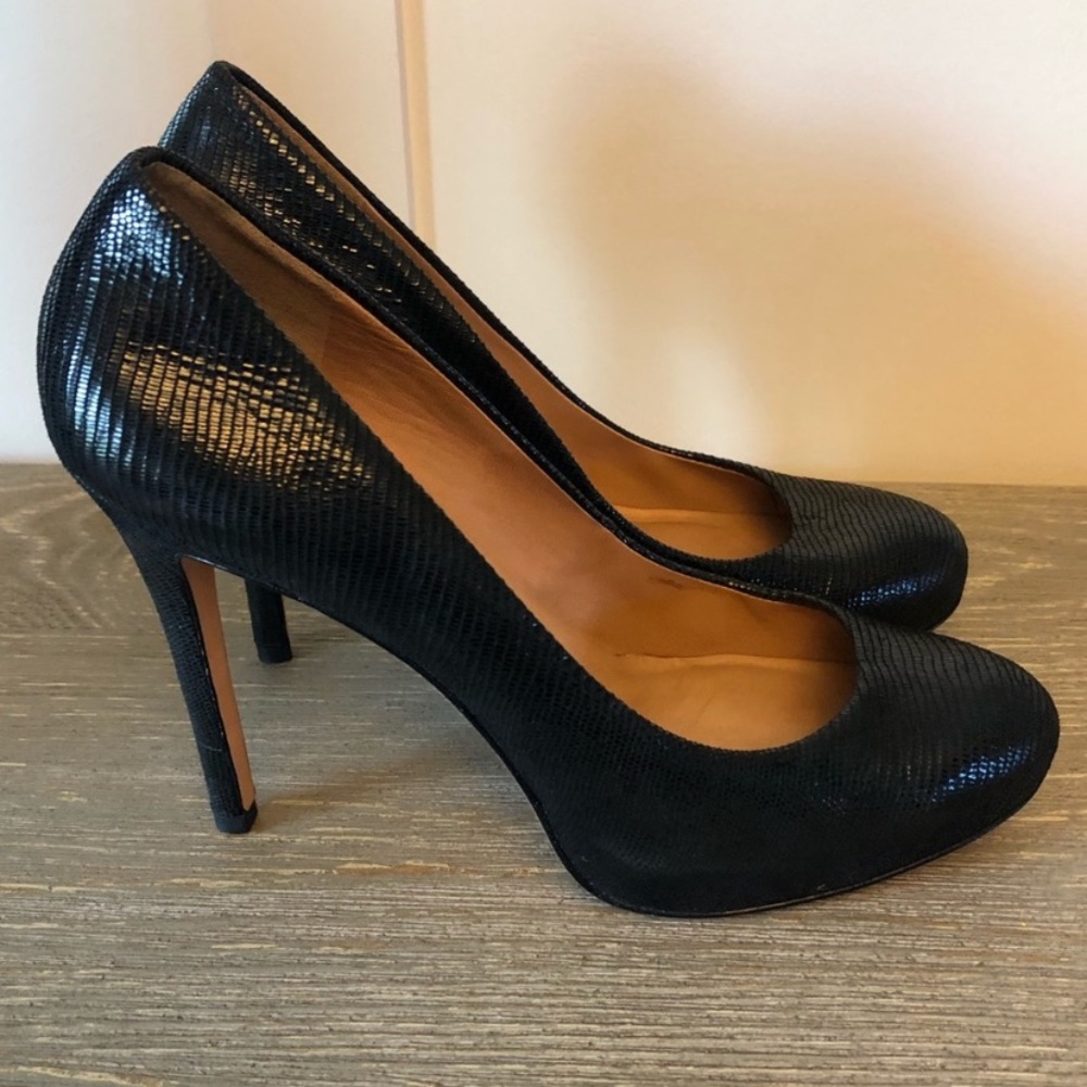 Ann Taylor black leather heeled pumps 8m
